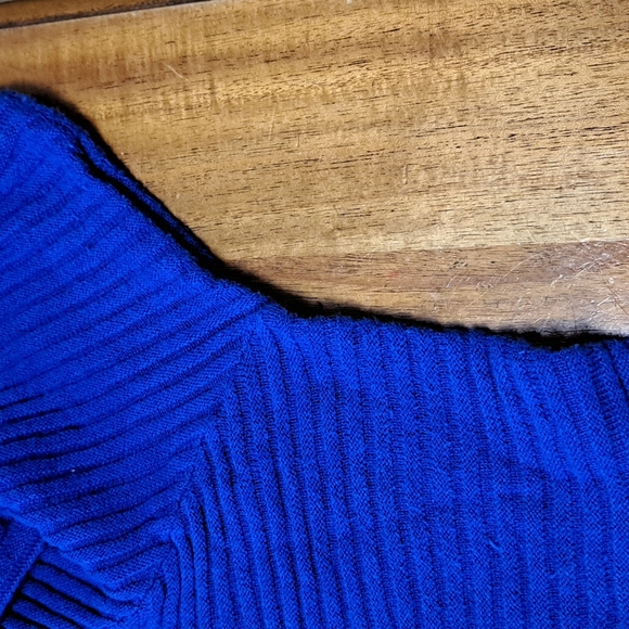 Blue sweater - Picture 6 of 9